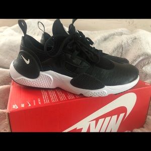 ‼️‼️Brand New Nike Huaraches E.D.G.E‼️‼️